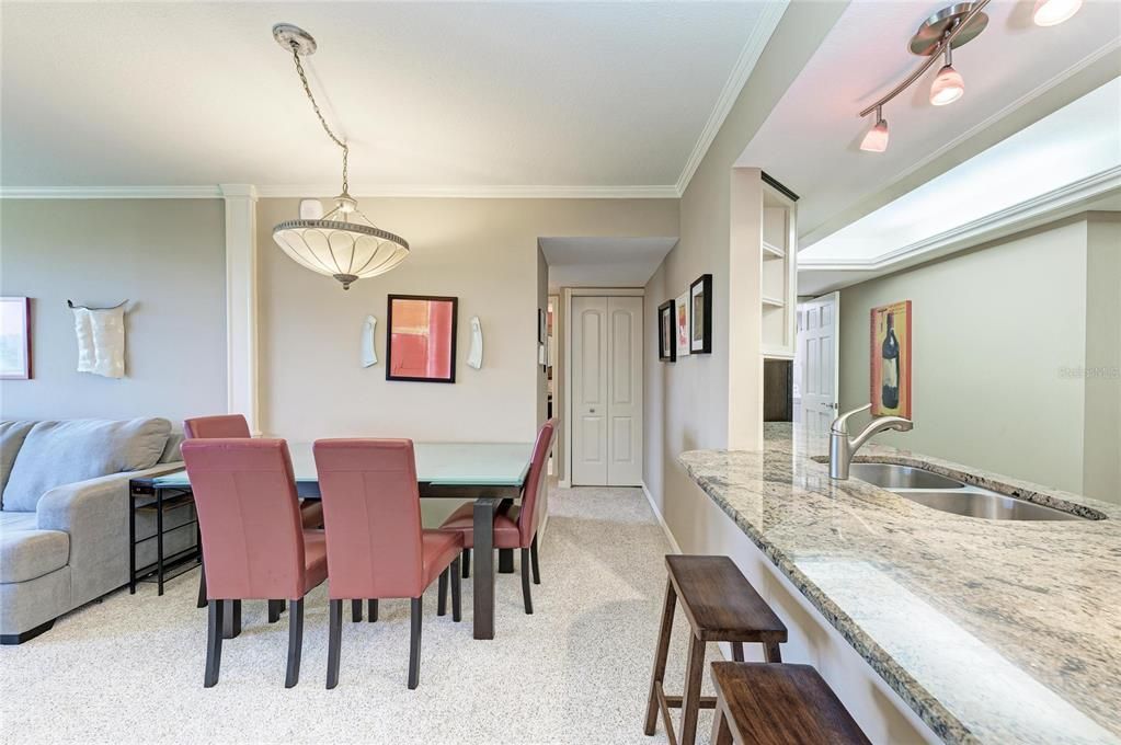 En Venta: $399,000 (2 camas, 2 baños, 1300 Pies cuadrados)