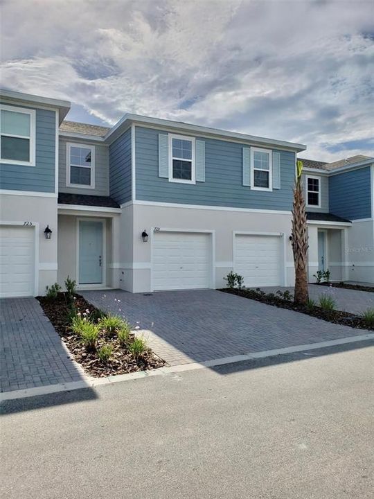 For Rent: $2,250 (3 beds, 2 baths, 1663 Square Feet)