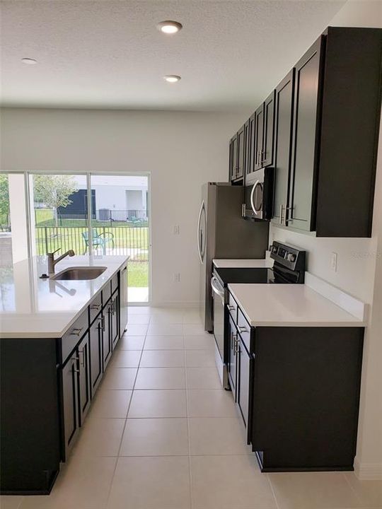 For Rent: $2,250 (3 beds, 2 baths, 1663 Square Feet)