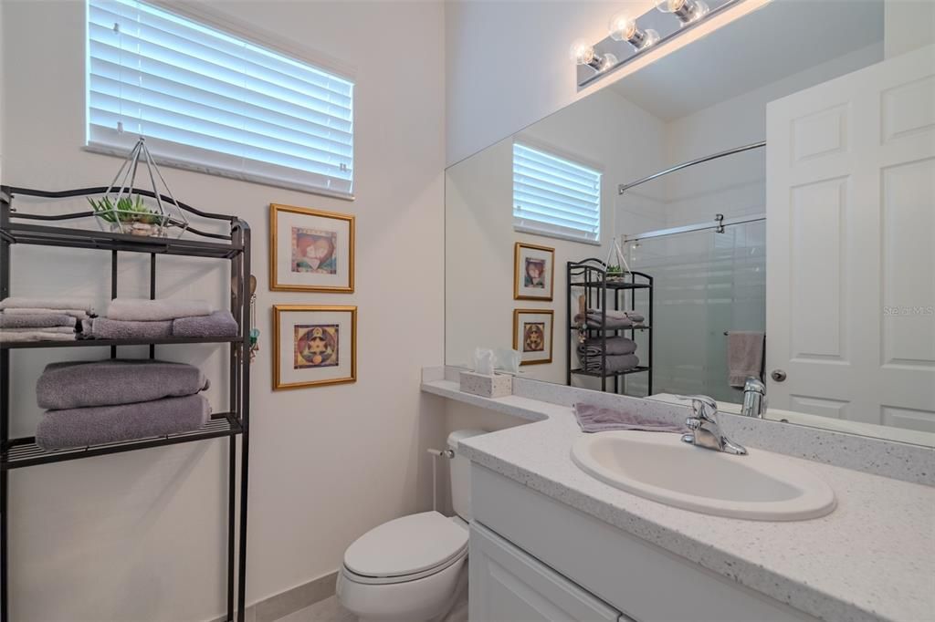 En Venta: $390,000 (2 camas, 2 baños, 2001 Pies cuadrados)