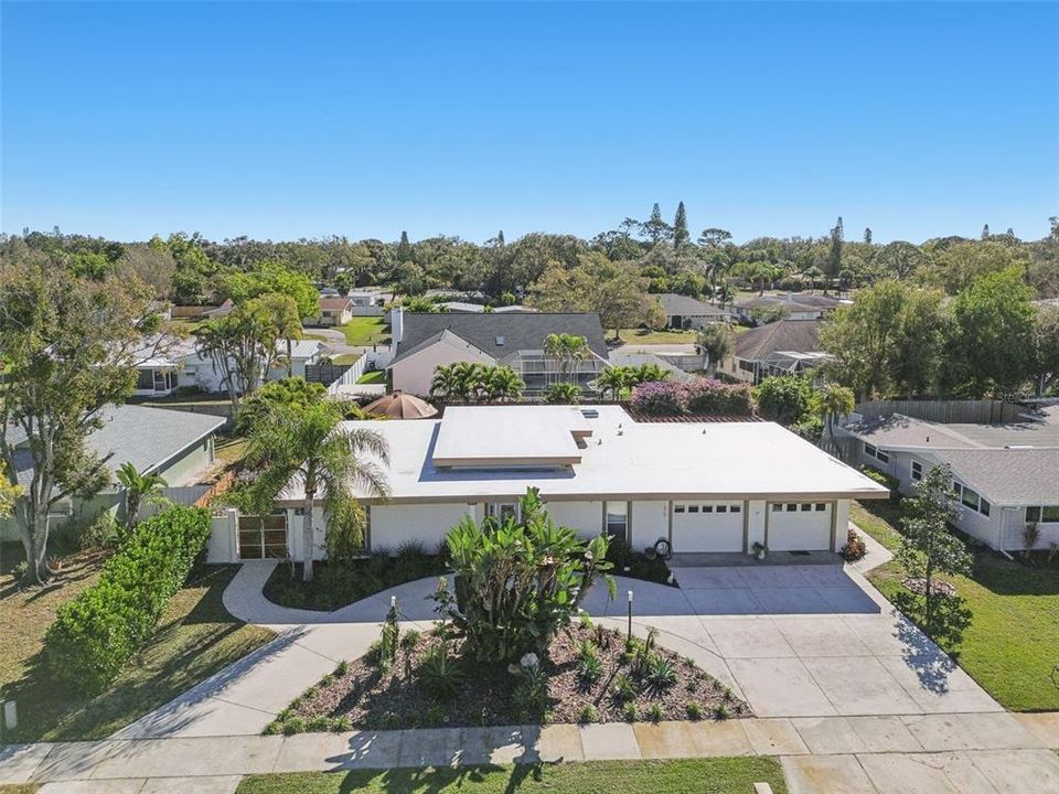 En Venta: $650,000 (3 camas, 3 baños, 1967 Pies cuadrados)