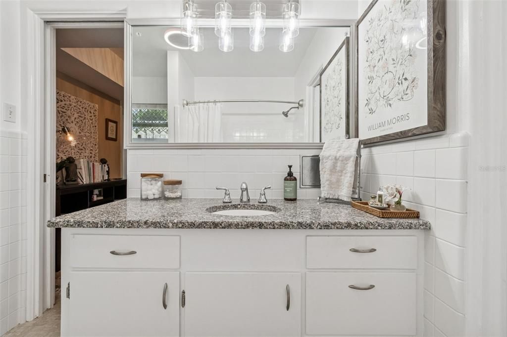 En Venta: $650,000 (3 camas, 3 baños, 1967 Pies cuadrados)