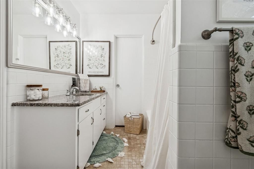 En Venta: $650,000 (3 camas, 3 baños, 1967 Pies cuadrados)
