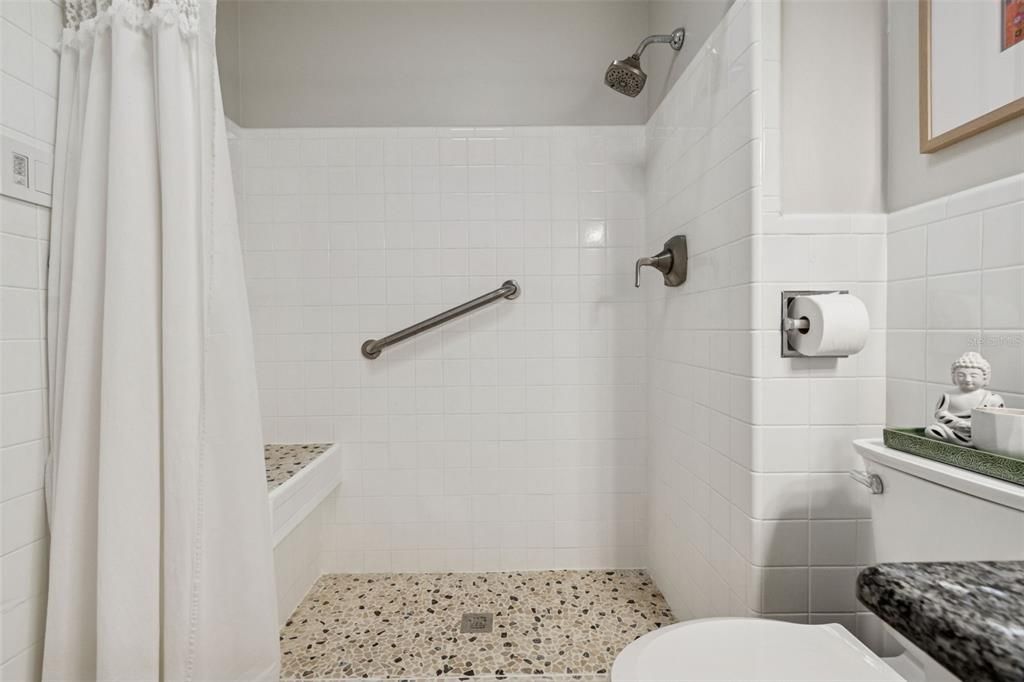 En Venta: $650,000 (3 camas, 3 baños, 1967 Pies cuadrados)