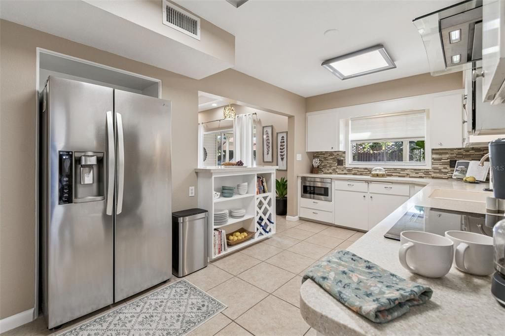 En Venta: $650,000 (3 camas, 3 baños, 1967 Pies cuadrados)