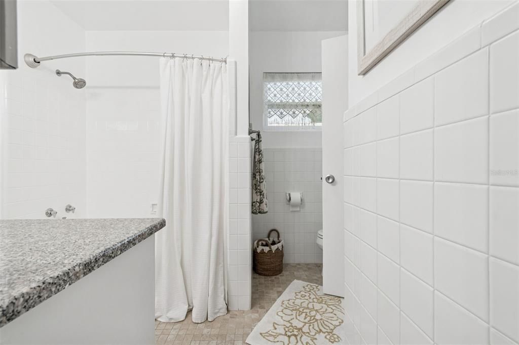 En Venta: $650,000 (3 camas, 3 baños, 1967 Pies cuadrados)