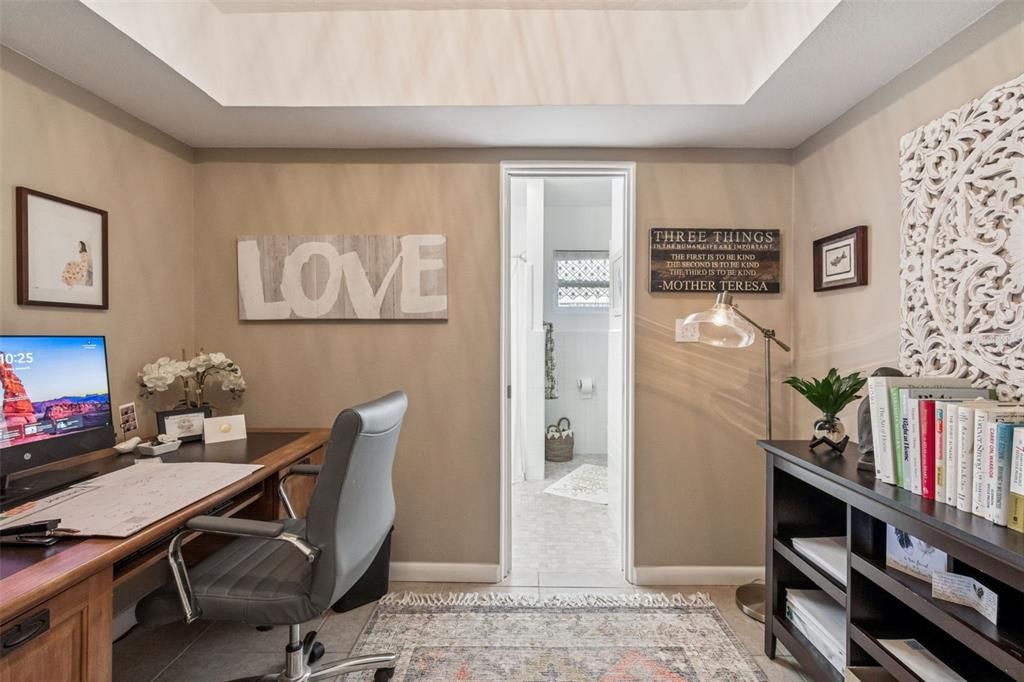 En Venta: $650,000 (3 camas, 3 baños, 1967 Pies cuadrados)