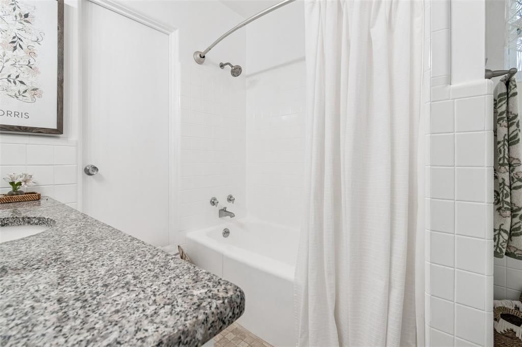 En Venta: $650,000 (3 camas, 3 baños, 1967 Pies cuadrados)