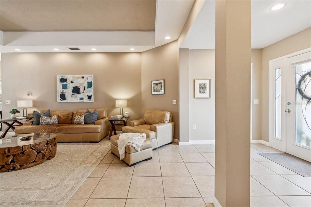 En Venta: $650,000 (3 camas, 3 baños, 1967 Pies cuadrados)