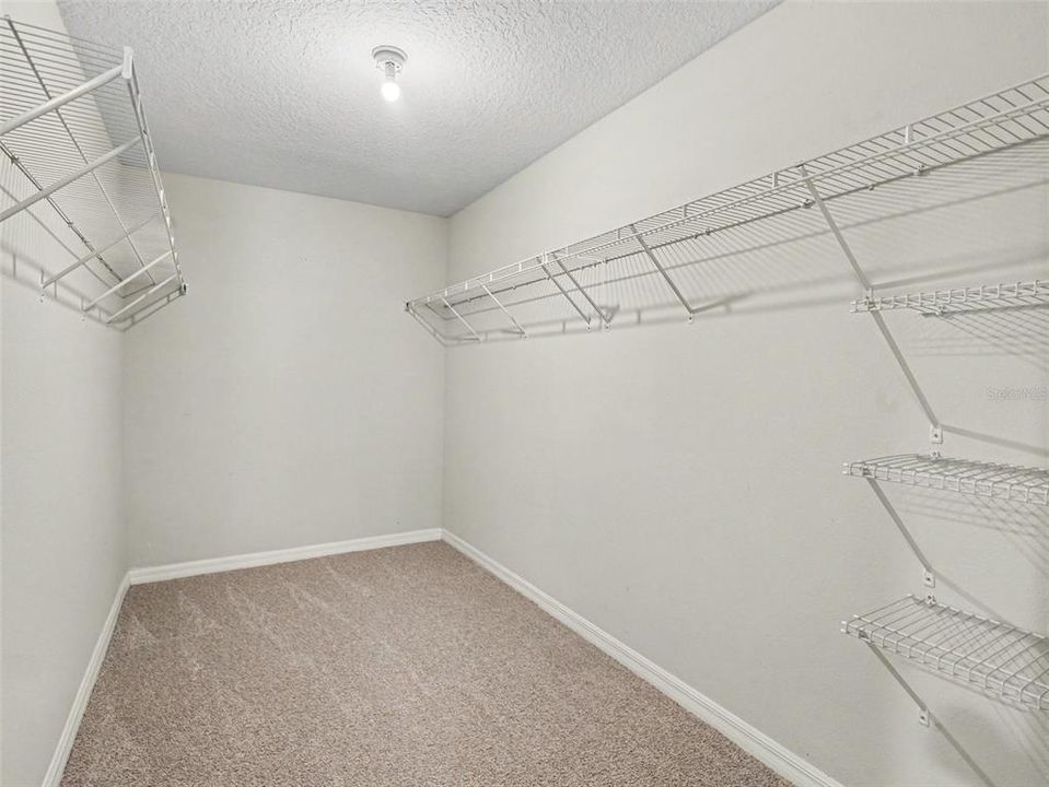 En Venta: $315,000 (4 camas, 2 baños, 1838 Pies cuadrados)