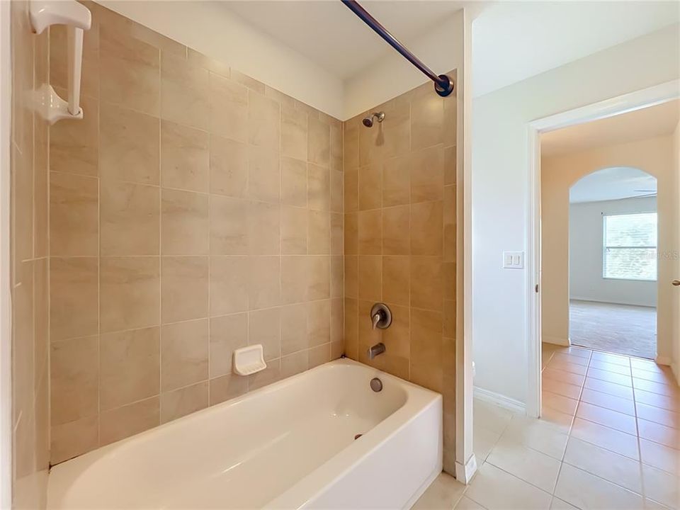 На продажу: $899,900 (6 спален, 3 ванн, 4305 Квадратных фут)
