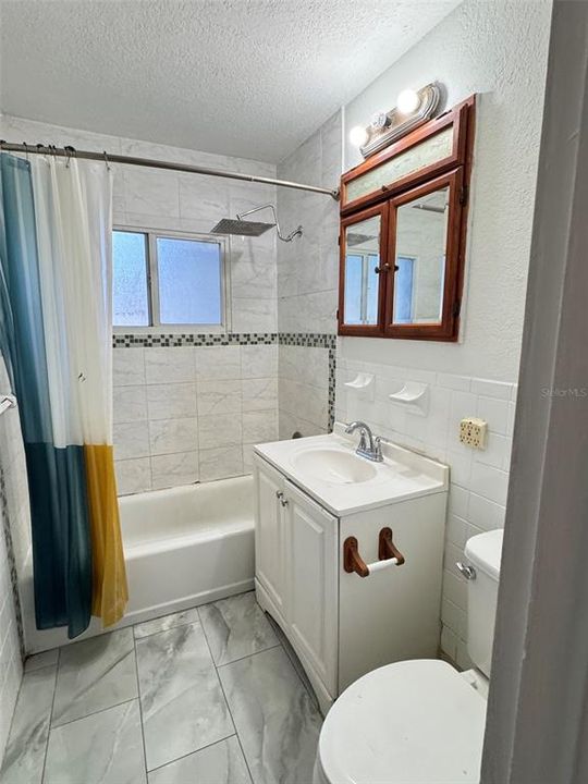 В аренду: $1,900 (3 спален, 1 ванн, 980 Квадратных фут)