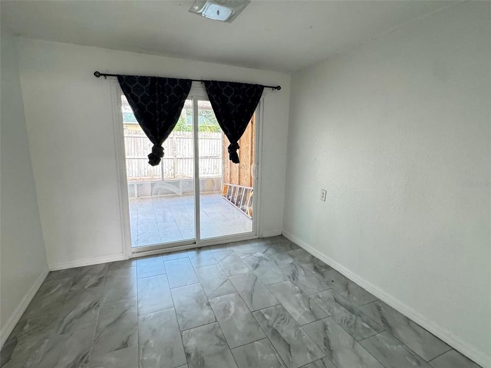 В аренду: $1,900 (3 спален, 1 ванн, 980 Квадратных фут)