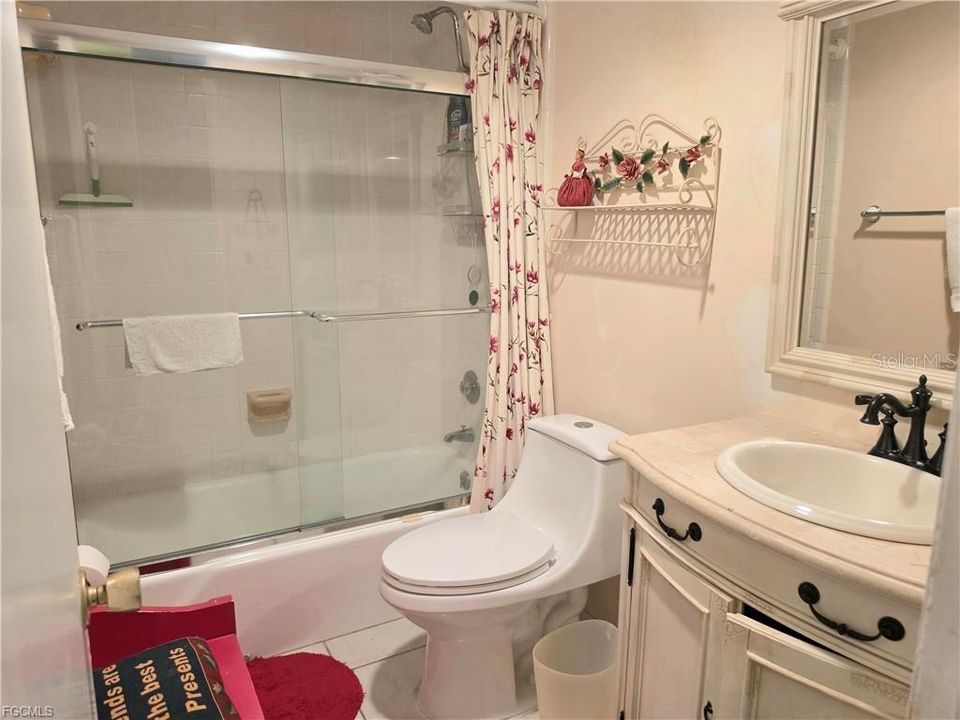 На продажу: $170,000 (2 спален, 2 ванн, 1010 Квадратных фут)
