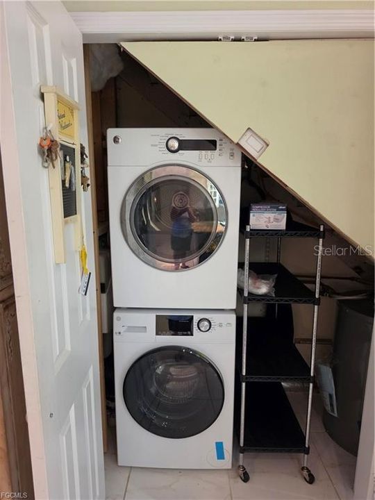 На продажу: $170,000 (2 спален, 2 ванн, 1010 Квадратных фут)
