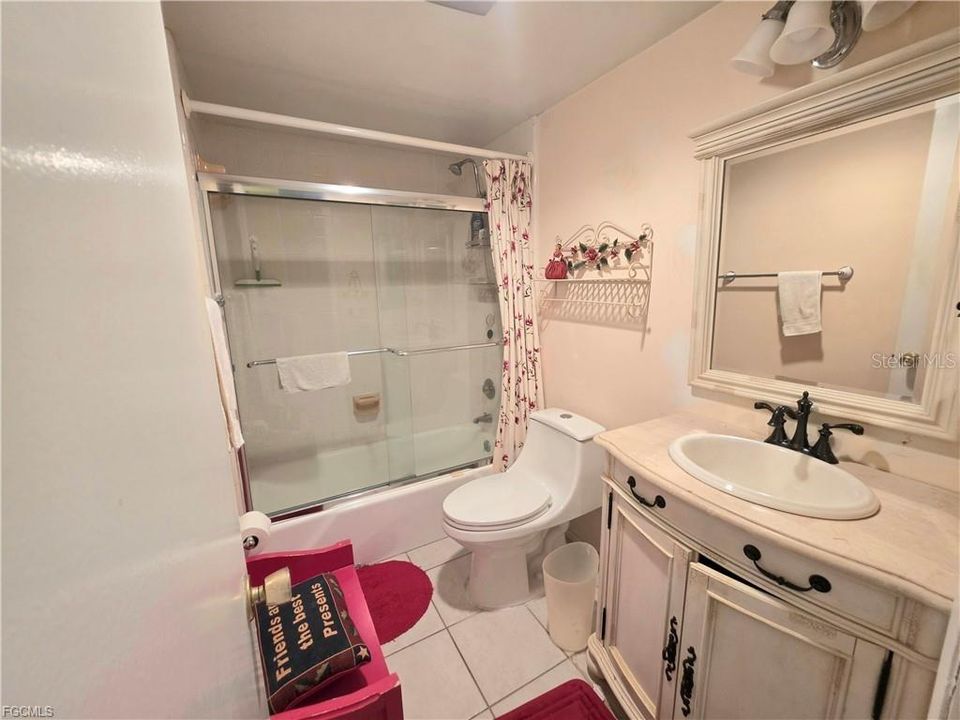 На продажу: $170,000 (2 спален, 2 ванн, 1010 Квадратных фут)