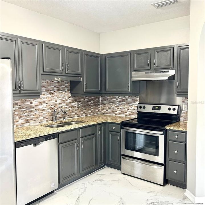 For Sale: $379,000 (4 beds, 2 baths, 1754 Square Feet)