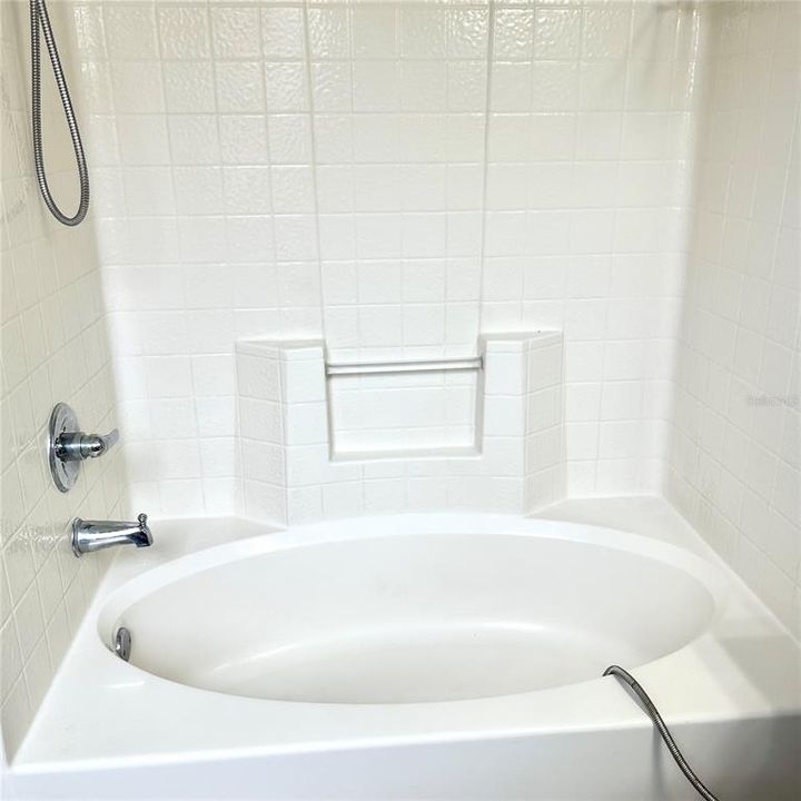 For Sale: $379,000 (4 beds, 2 baths, 1754 Square Feet)