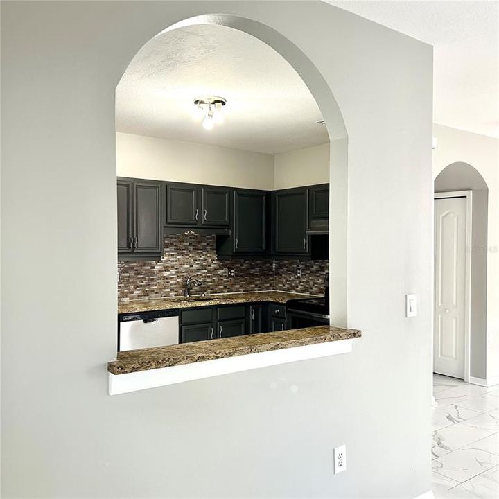 For Sale: $379,000 (4 beds, 2 baths, 1754 Square Feet)