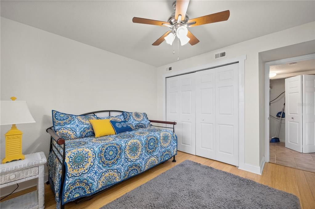 For Sale: $169,000 (2 beds, 2 baths, 1023 Square Feet)