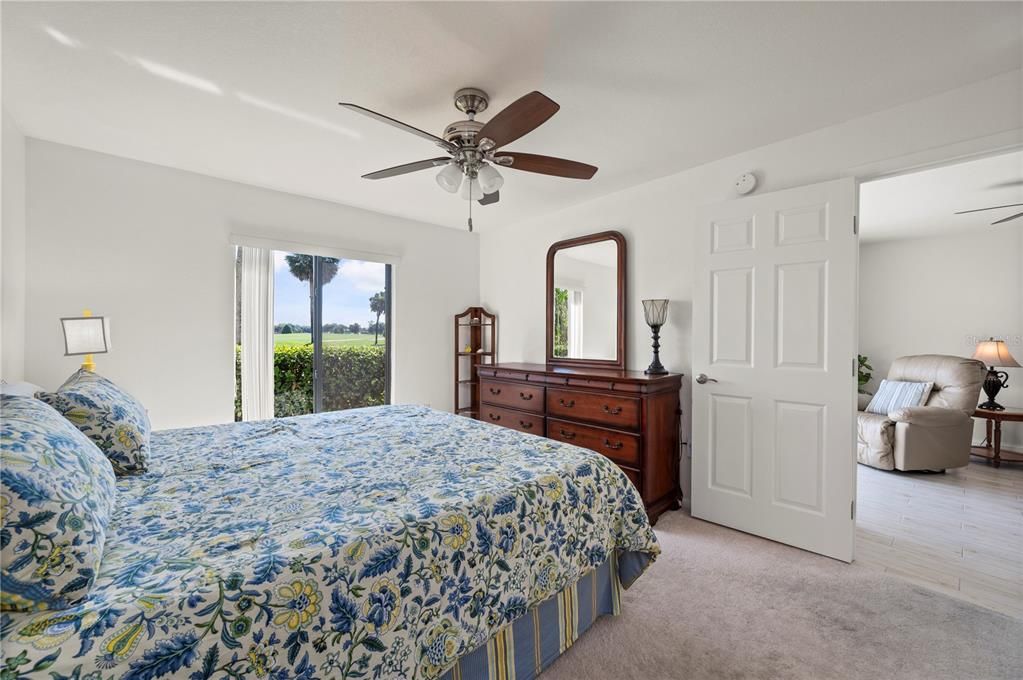 For Sale: $169,000 (2 beds, 2 baths, 1023 Square Feet)