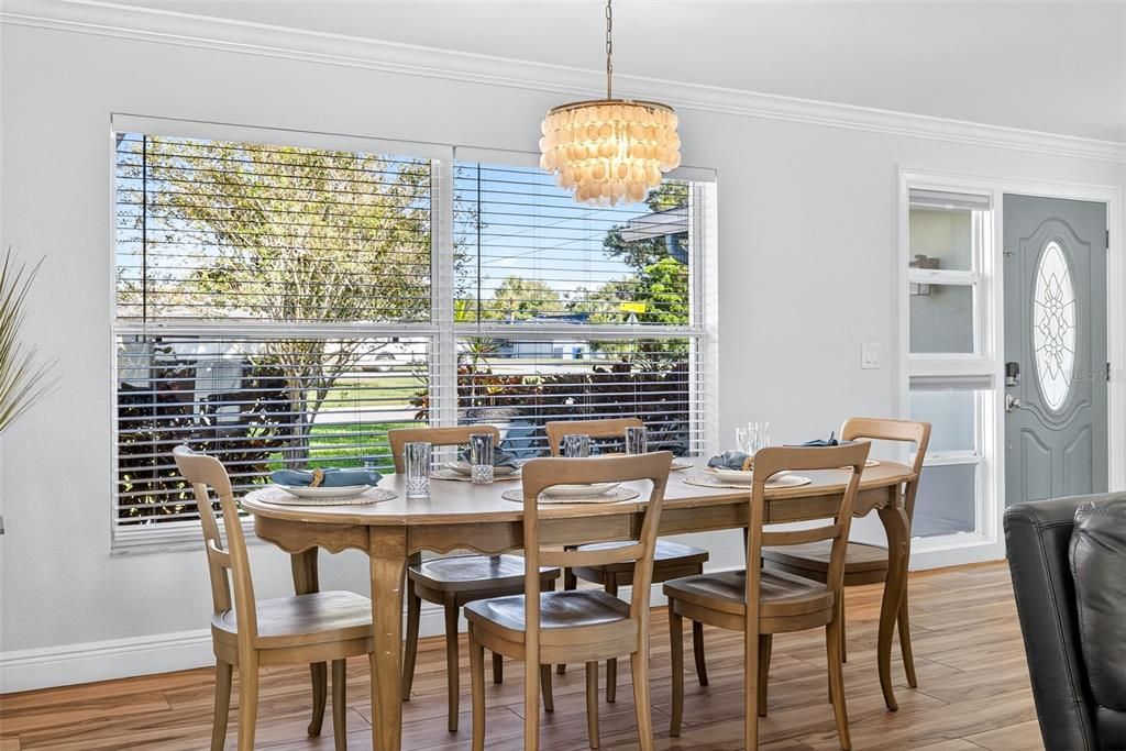 : $645,000 (3 beds, 2 baths, 1526 Square Feet)