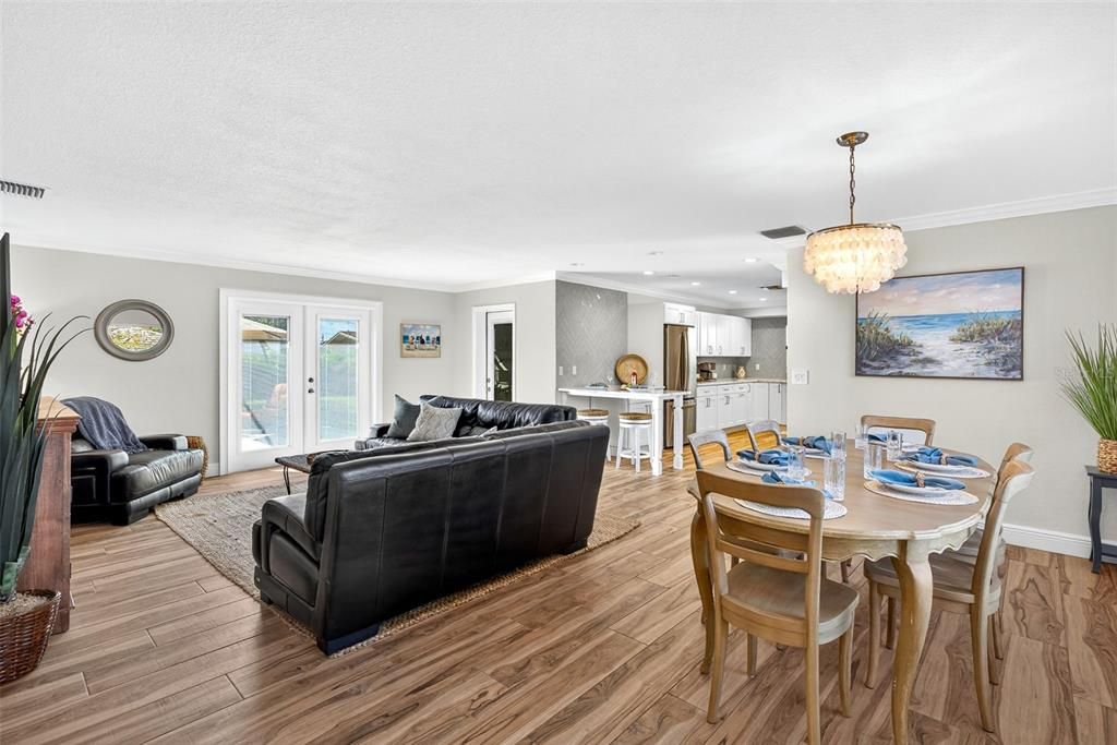 : $645,000 (3 beds, 2 baths, 1526 Square Feet)