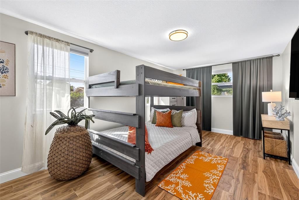 : $645,000 (3 beds, 2 baths, 1526 Square Feet)