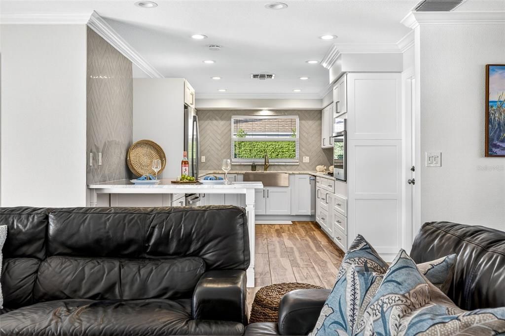 : $645,000 (3 beds, 2 baths, 1526 Square Feet)