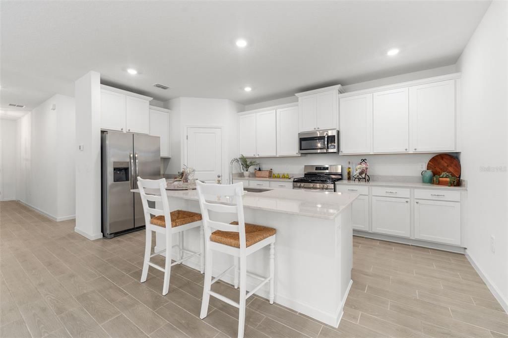En Venta: $352,800 (4 camas, 3 baños, 1947 Pies cuadrados)