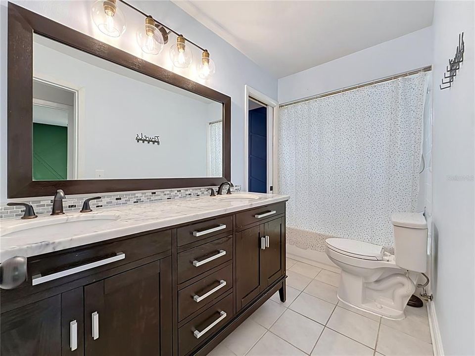 En Venta: $459,000 (3 camas, 2 baños, 1573 Pies cuadrados)