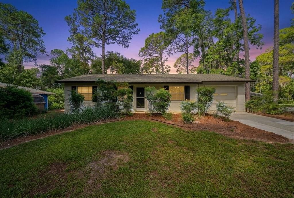 Activo con contrato: $214,900 (3 camas, 2 baños, 1064 Pies cuadrados)