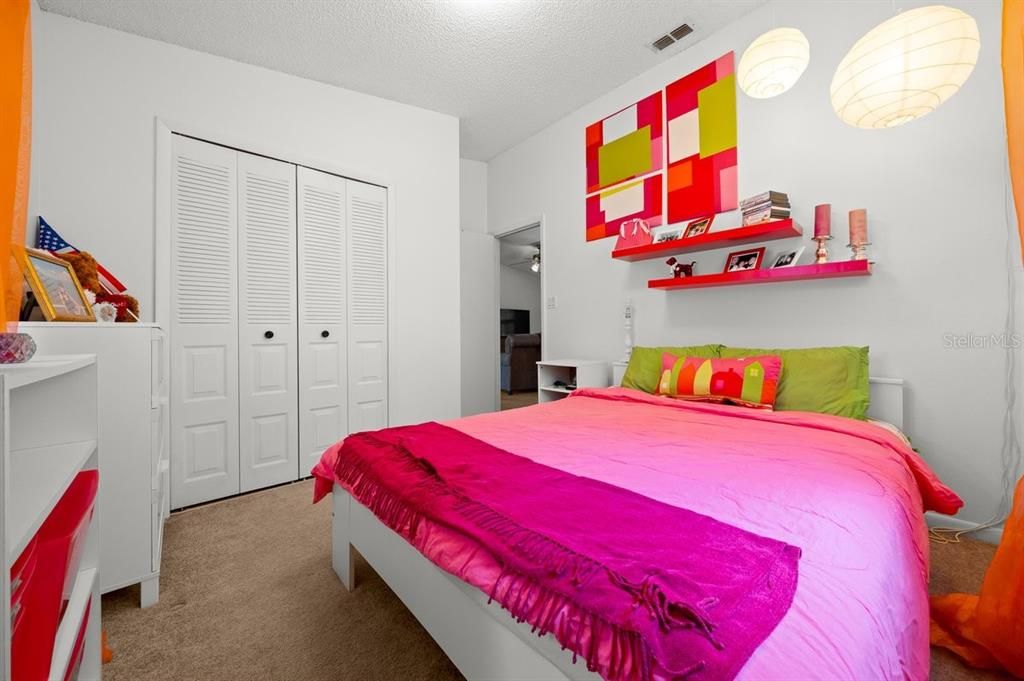 Activo con contrato: $214,900 (3 camas, 2 baños, 1064 Pies cuadrados)