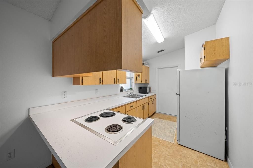Activo con contrato: $214,900 (3 camas, 2 baños, 1064 Pies cuadrados)