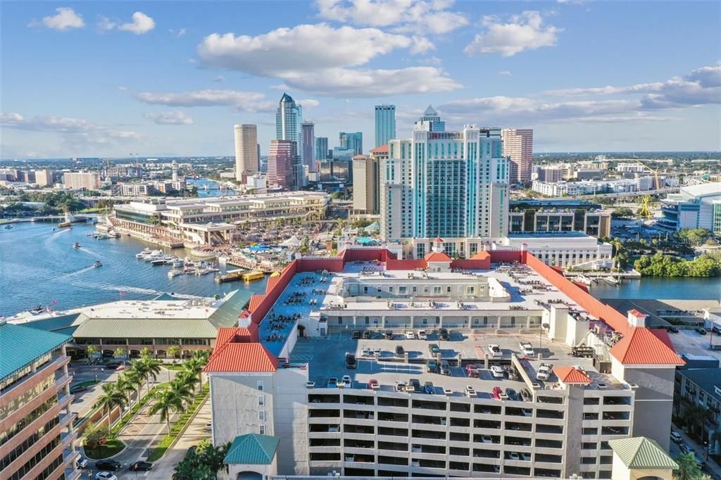 For Sale: $419,900 (2 beds, 1 baths, 967 Square Feet)