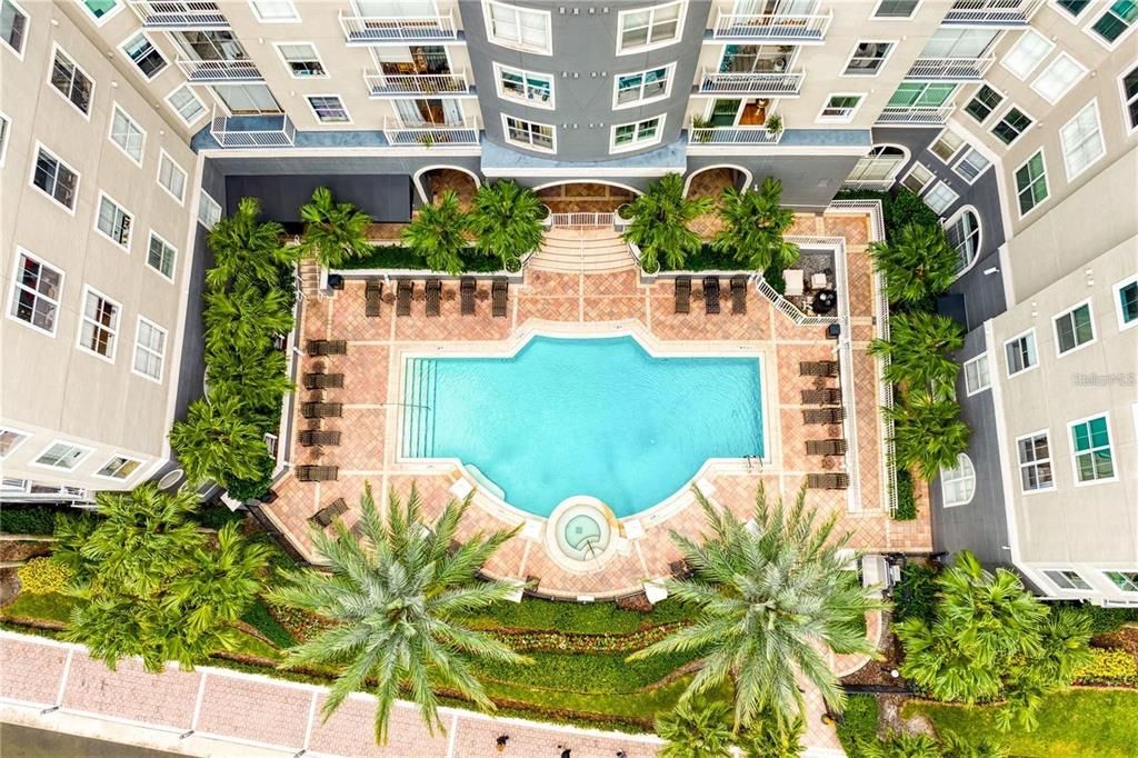 For Sale: $419,900 (2 beds, 1 baths, 967 Square Feet)