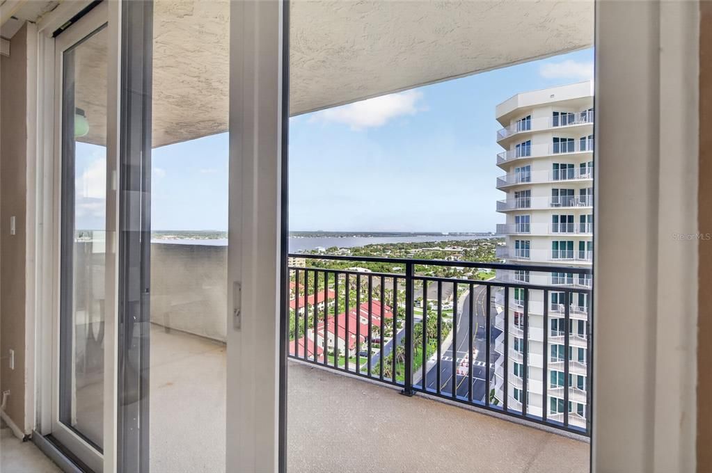 En Venta: $399,900 (3 camas, 3 baños, 1458 Pies cuadrados)