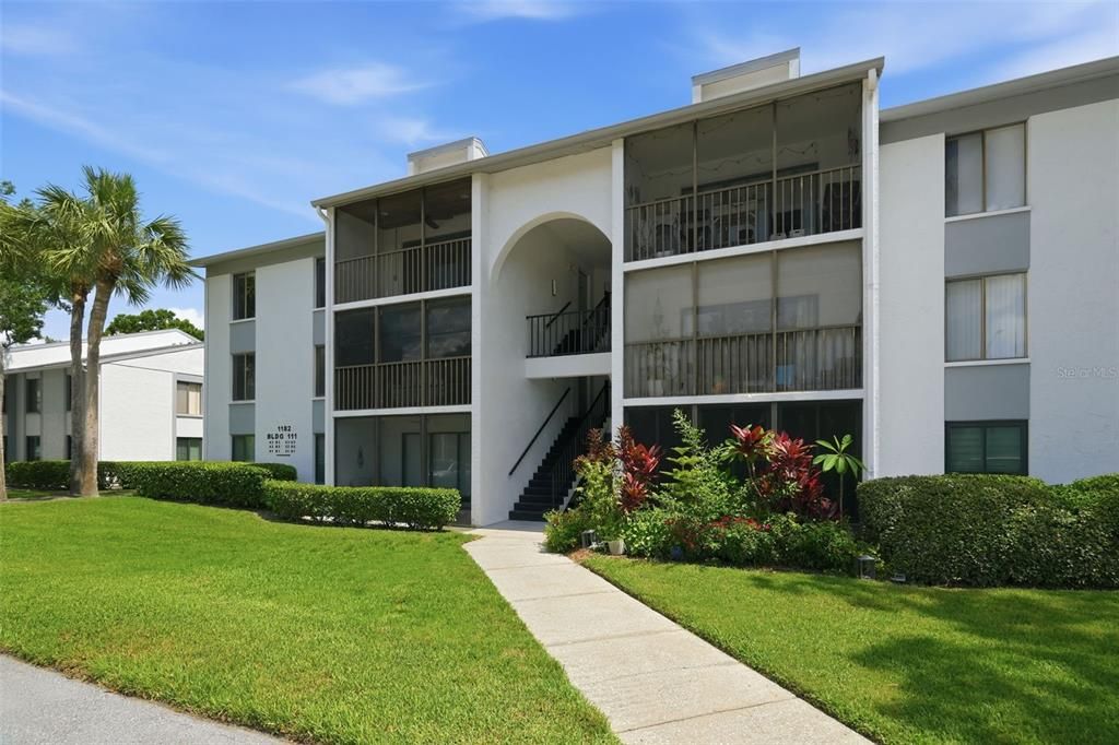 En Venta: $144,900 (2 camas, 2 baños, 979 Pies cuadrados)