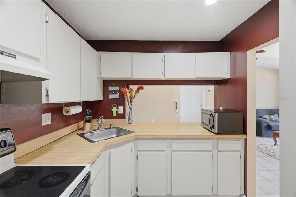 En Venta: $144,900 (2 camas, 2 baños, 979 Pies cuadrados)