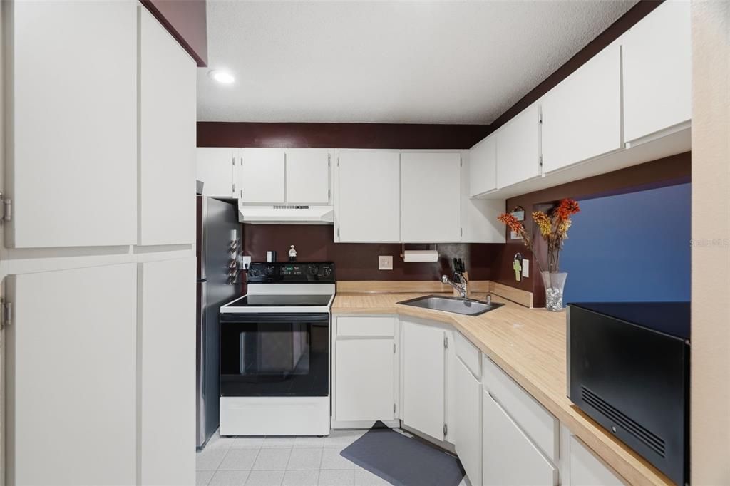 En Venta: $144,900 (2 camas, 2 baños, 979 Pies cuadrados)