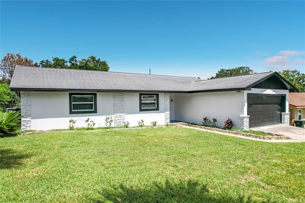 For Sale: $319,900 (3 beds, 2 baths, 1604 Square Feet)