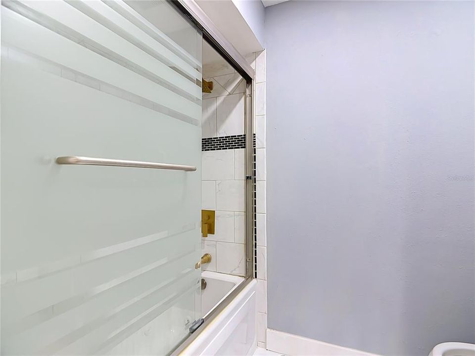 For Sale: $319,900 (3 beds, 2 baths, 1604 Square Feet)