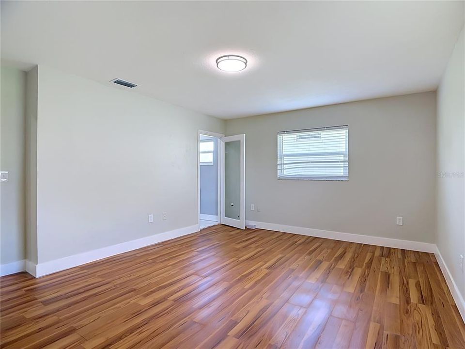 For Sale: $319,900 (3 beds, 2 baths, 1604 Square Feet)