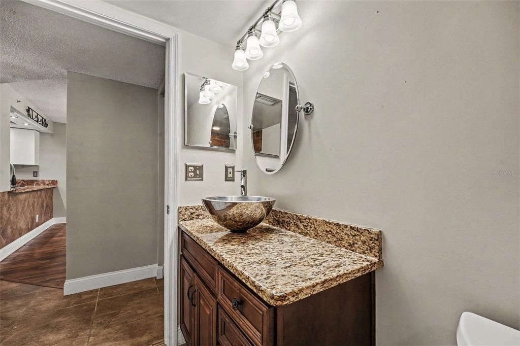 En Venta: $400,000 (2 camas, 2 baños, 1120 Pies cuadrados)
