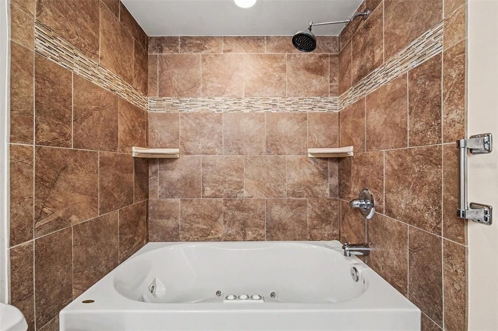 En Venta: $400,000 (2 camas, 2 baños, 1120 Pies cuadrados)