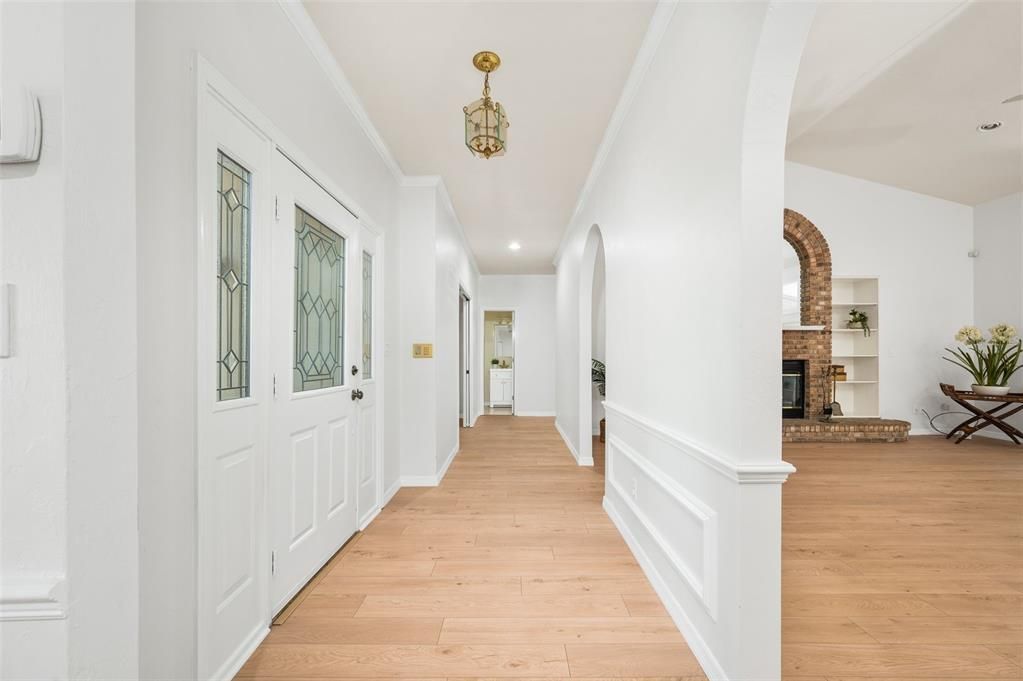 En Venta: $729,900 (4 camas, 2 baños, 2630 Pies cuadrados)