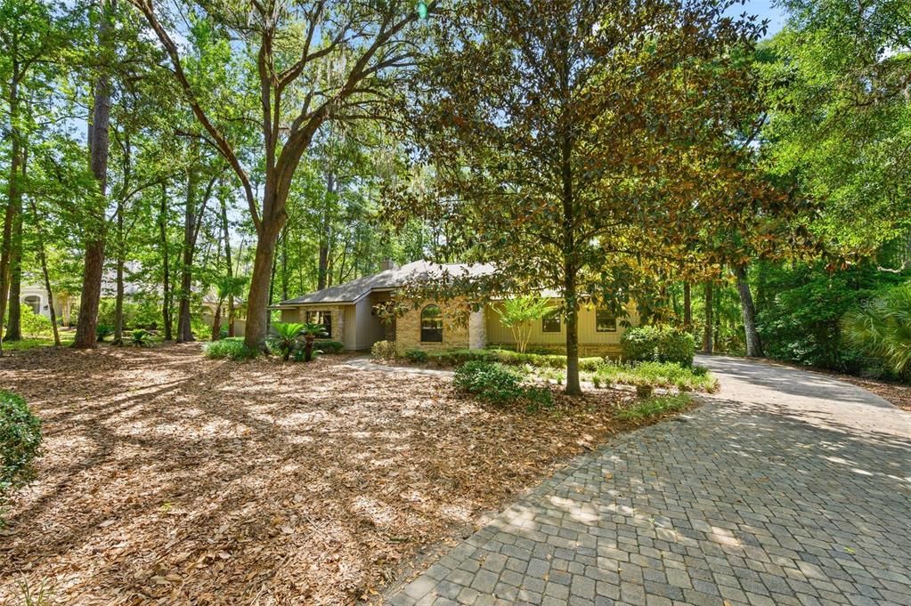 En Venta: $729,900 (4 camas, 2 baños, 2630 Pies cuadrados)