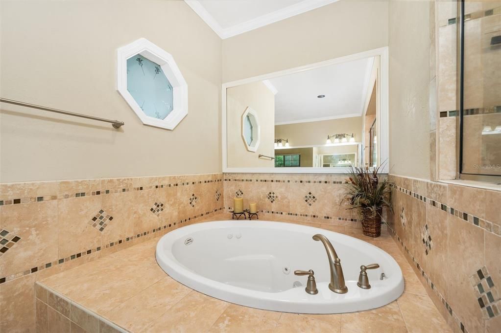 En Venta: $729,900 (4 camas, 2 baños, 2630 Pies cuadrados)