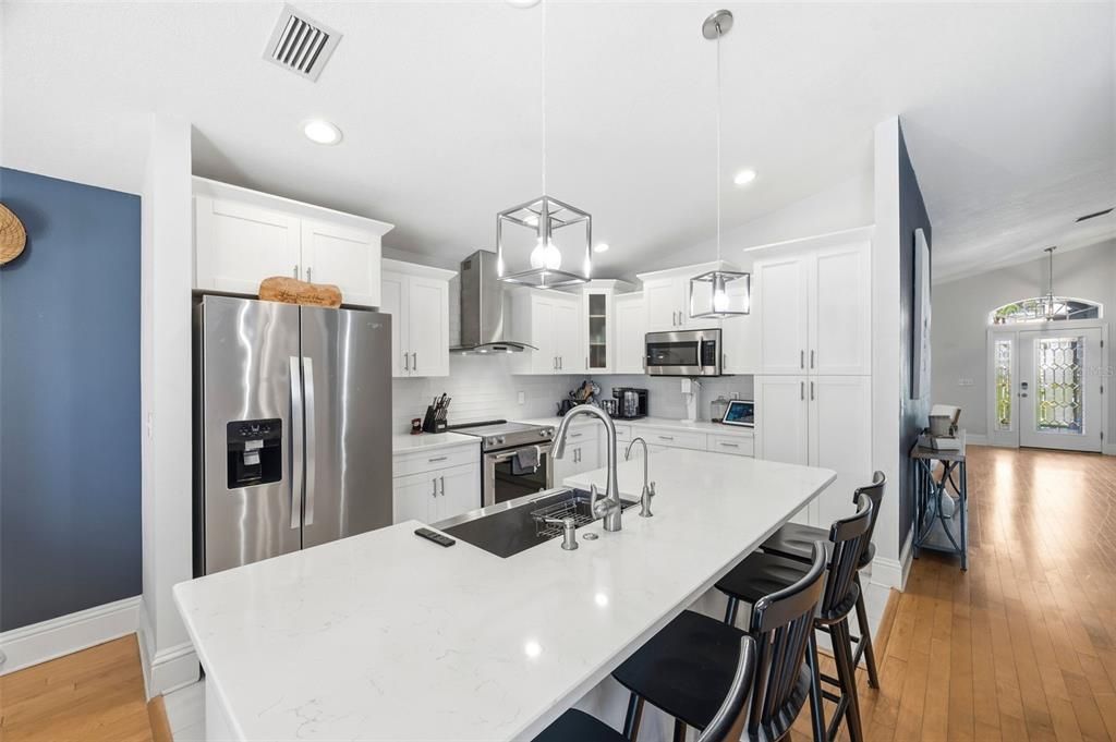 En Venta: $611,000 (3 camas, 3 baños, 1735 Pies cuadrados)