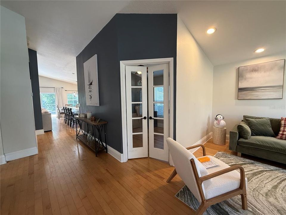 En Venta: $611,000 (3 camas, 3 baños, 1735 Pies cuadrados)